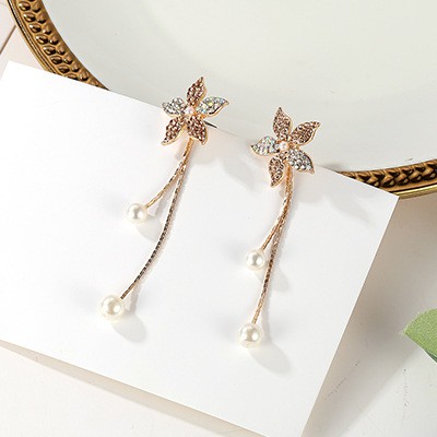 LRC Anting Tusuk Fashion Gold Color Flower Shape Decorated Earrings