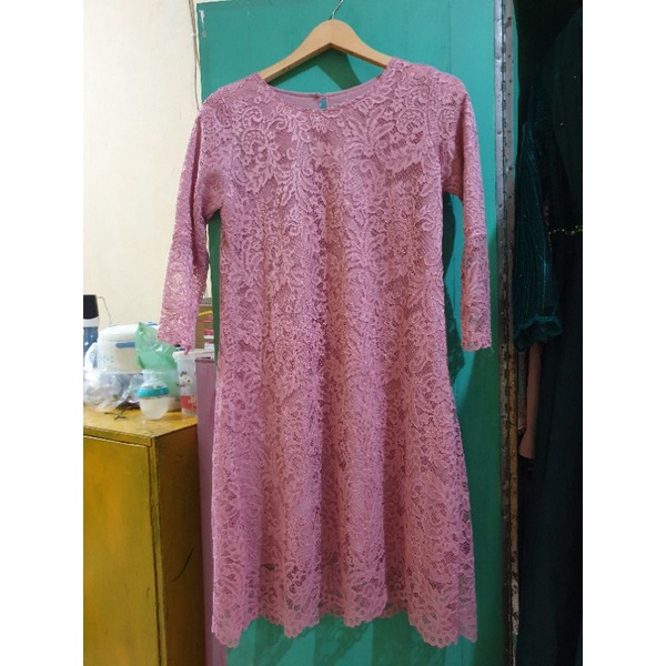 PRELOVED TUNIK KEBAYA BROKAT PINK SALEM (Dipakai 1x)