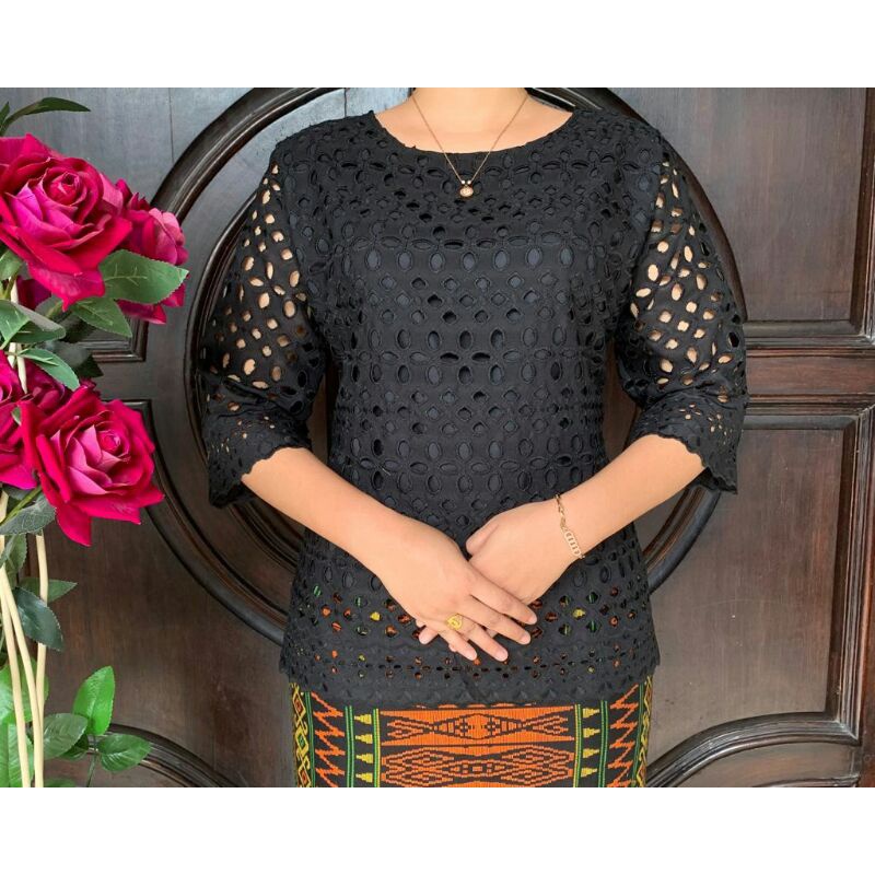 Blouse katun bolong