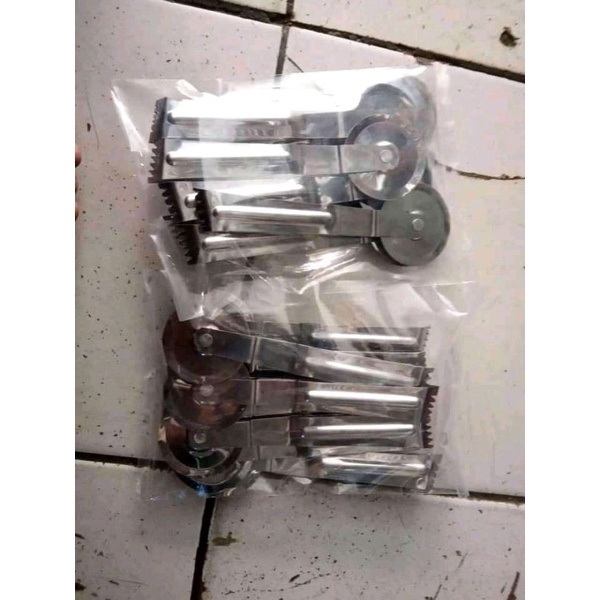 

Pisau Pemotong Pizza murah/Pisau cutter/pisau Berbentuk Roda 1 pack isi 10 pcs