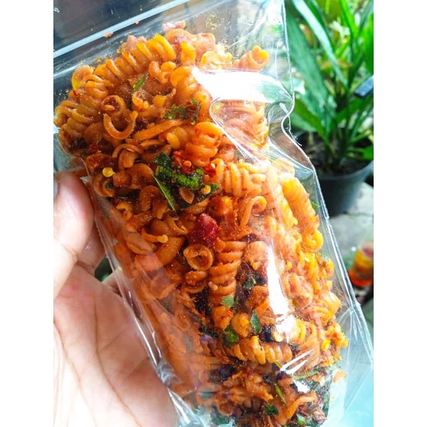 

MAKARONI & MAKARONI spiral pedas daun jeruk By Cemilan_Qita