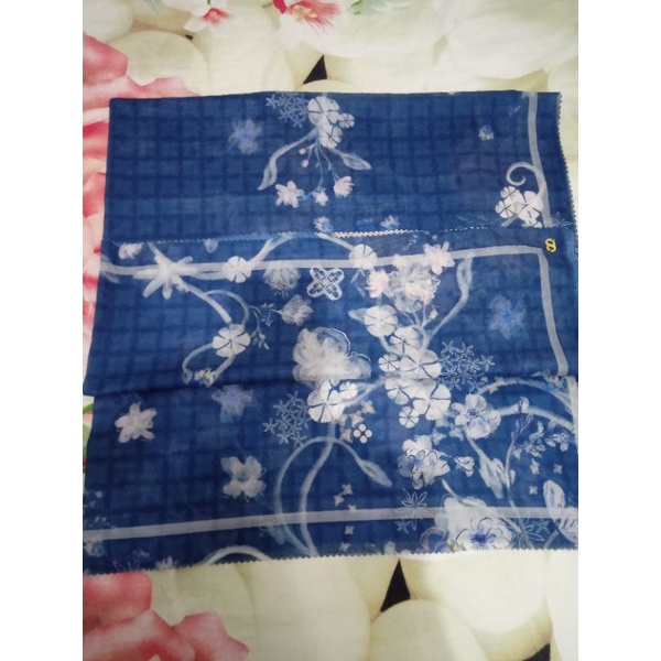 preloved As is  Sofya series Buttonscarves