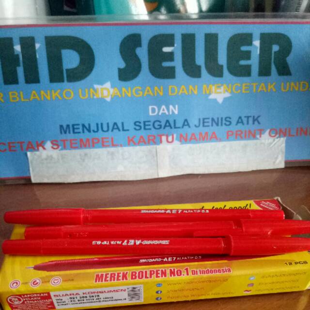 

PENA STANDARD AE7 0,5MM MERAH