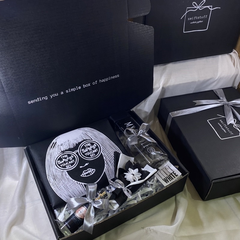 

GIFT BOX ELEGAN BLACK SERIES HAMPERS KADO HADIAH