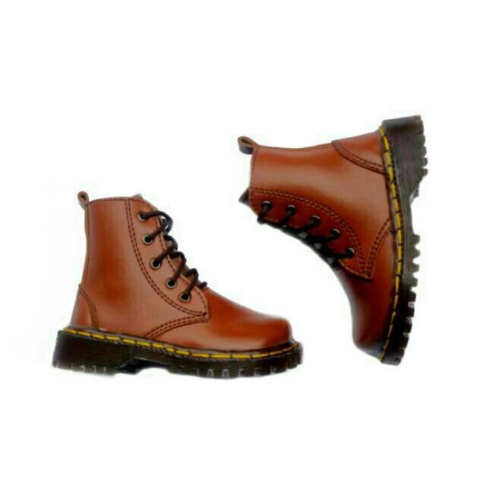 Sepatu Boots DR.MARTENS anak warna tan