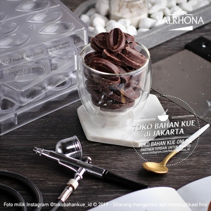 

Siap Kirim Valrhona Manjari 64% Dark Chocolate 100Gr Couverture Cokelat Baking