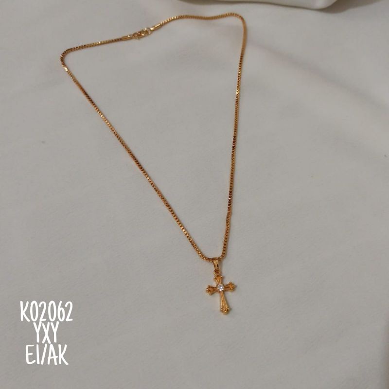 Kalung Yaxiya Salib warna Silver/Gold K02062