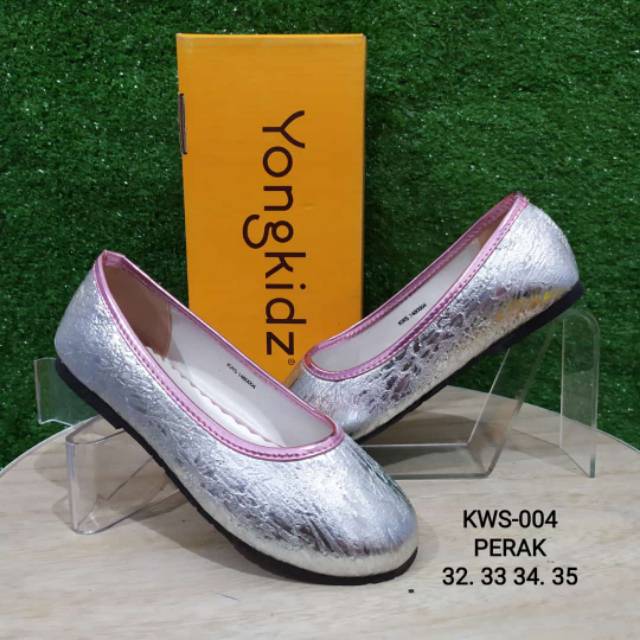 SEPATU YONGKIDZ