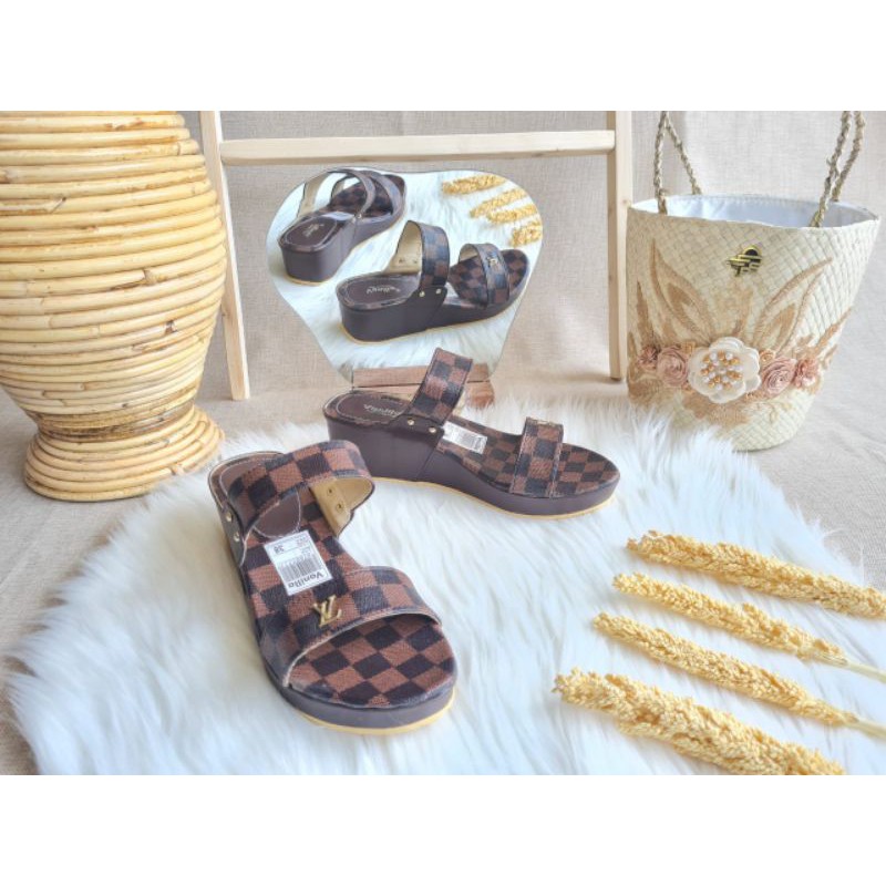 abbushoes dh 180 Sandal Wedges Santai Untuk Wanita Motif Catur