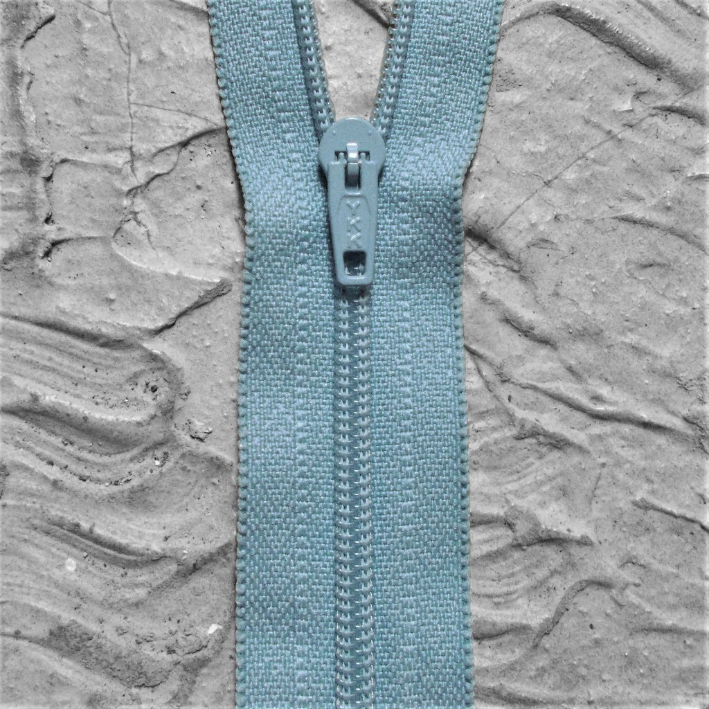 Resleting YKK 40 cm Biru Muda