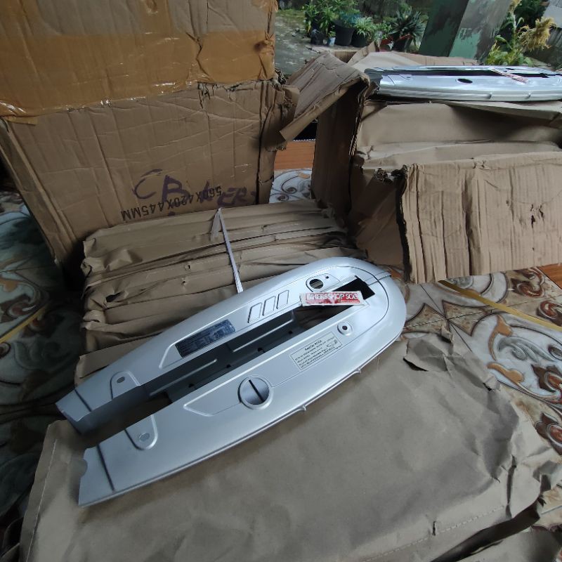 ketengkas tutup rantai Honda Astrea grand legenda 1 / legenda 2 import kualitas bagus