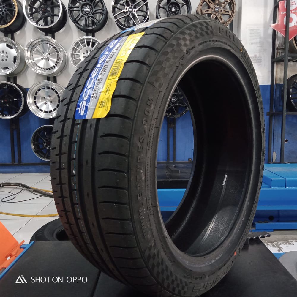 Ban Mobil Racing Merk ACCELERA PHI RING 17 225/45 R17 Ban Tubeles Tapak Lebar