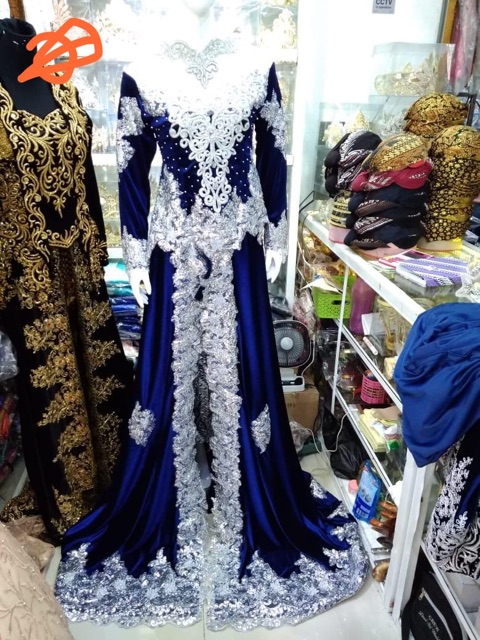 Kebaya bludru