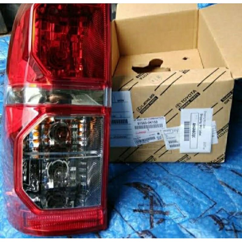 lampu belakang stoplamp Hilux Original bagian kiri