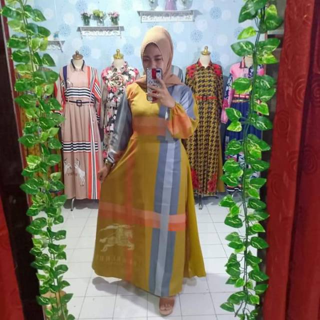 GAMIS ALA SHR BURBERRY SERUTI SUBLIN DEPAN SAJA