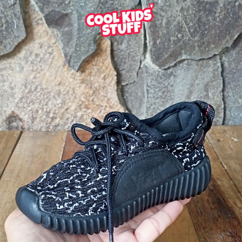 Adidas on sale yeezy anak