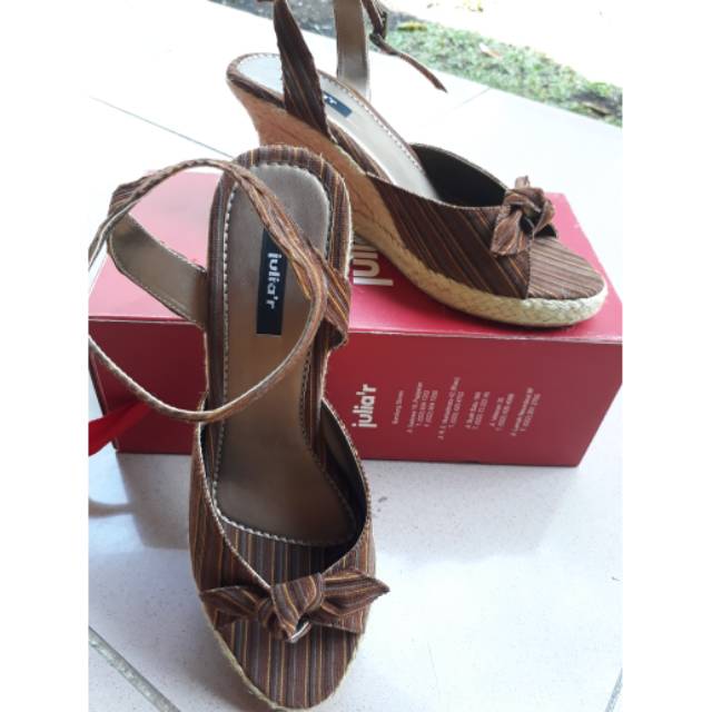 Sepatu Wedges Juliar