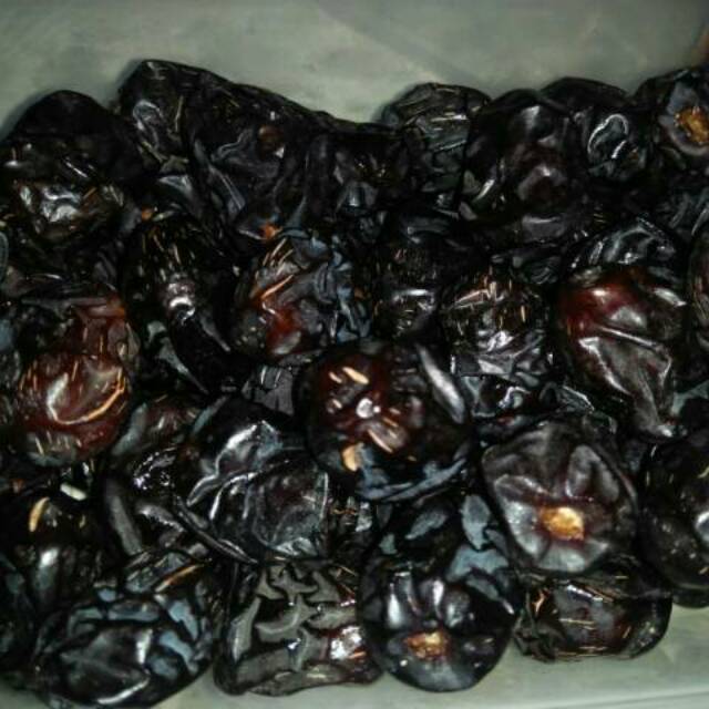 

Kurma ajwa madinah 1/2 kg