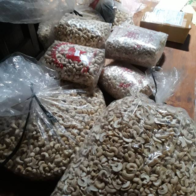 

KACANG METE MEDE UTUH MATANG ASLI WONOGIRI