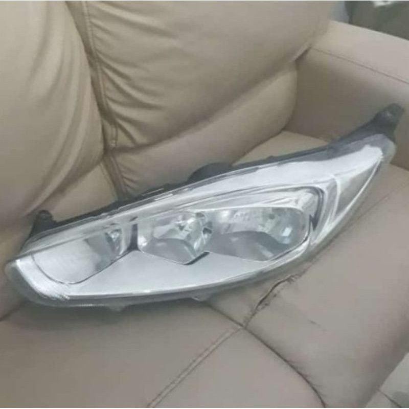 headlamp ford fiesta 2013-15