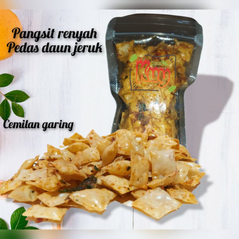 

keripik/makanan ringan pangsit gurih pedas daun jeruk