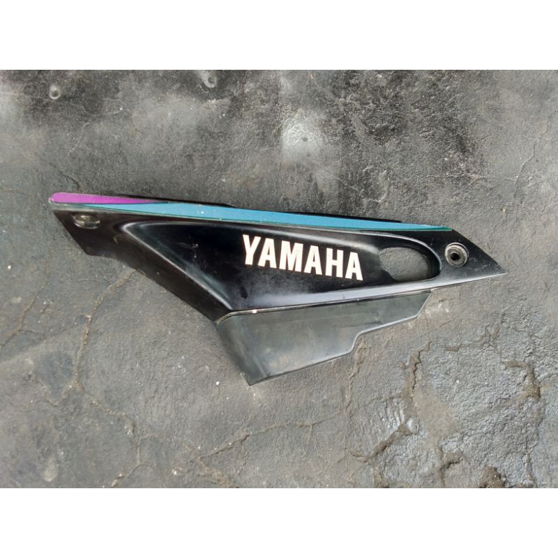 cover tutup aki accu sebelah kanan yamaha sigma