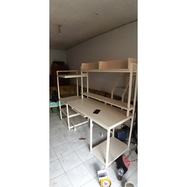 mejakerjaminimalis.meja belajar estetik.meja besi. meja gaming. meja komputerpc. meja belajar rak. f