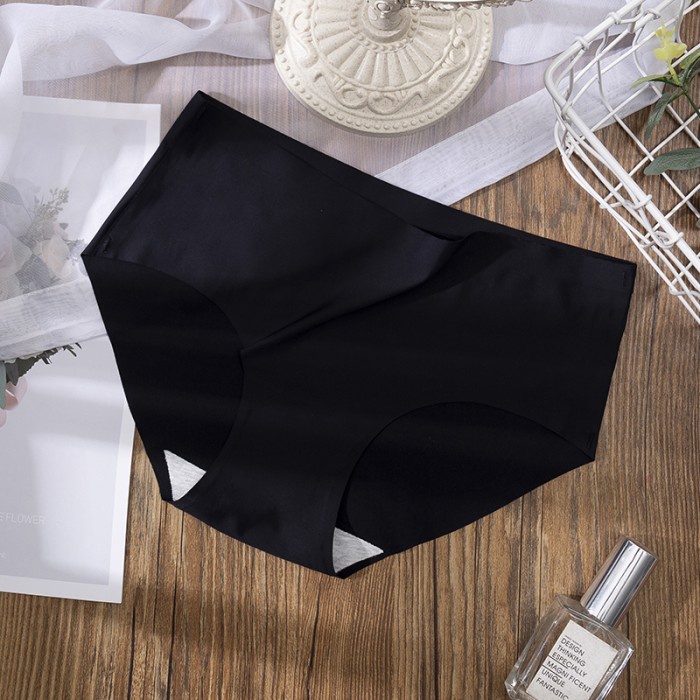 Celana Dalam Wanita Premium Quality CD Seamless Halus Tanpa Jahitan - Hitam, XL