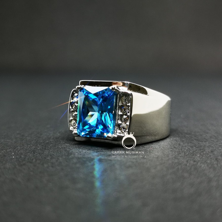 [Bayar Di Tempat ] Cincin Pria Titanium Warna Silver Gold Anti Karat Batu Blue Topaz