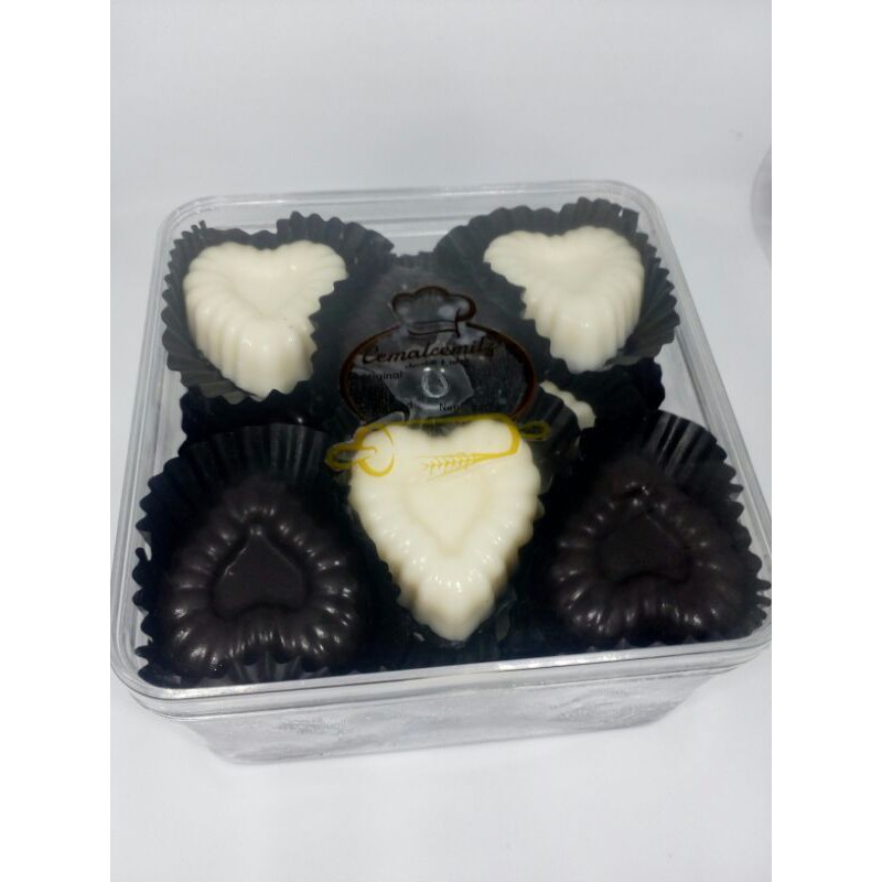 

coklat partline bentuk love