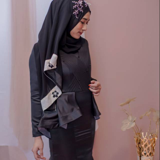 DRESS MUSLIM ESHAL HITAM