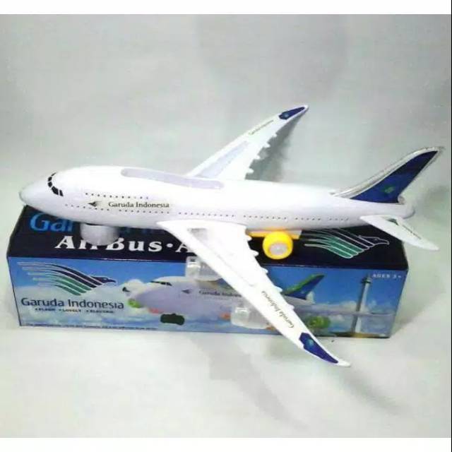 PESAWAT GARUDA INDONESIA