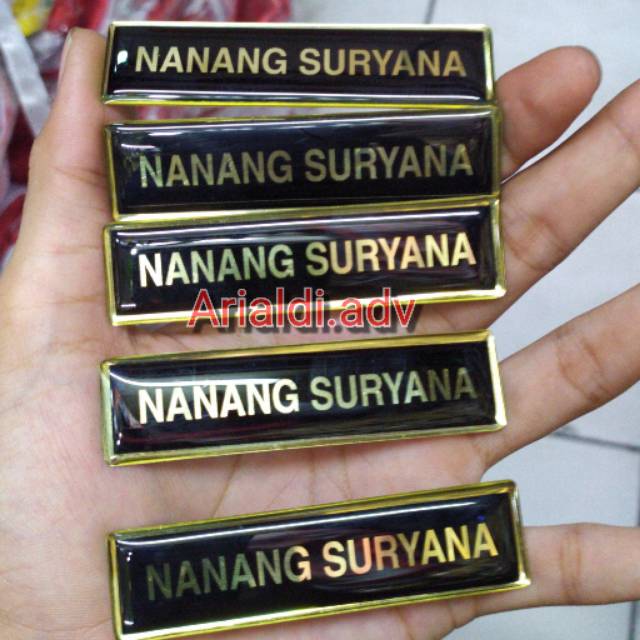 

Papan nama dada kuningan -MAGNET