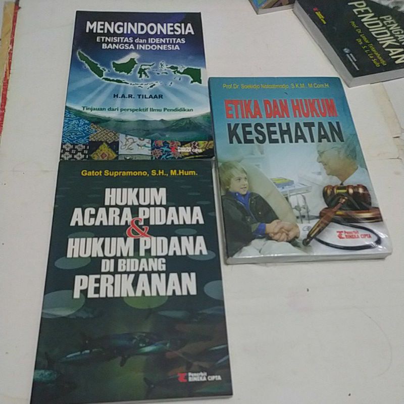 HARGA 1AN ETIKA DAN HUKUM KESEHATAN/MENG-INDONESIA ETNISITAS DAN IDENTITAS BANGSA INDONESIA/ HUKUM A