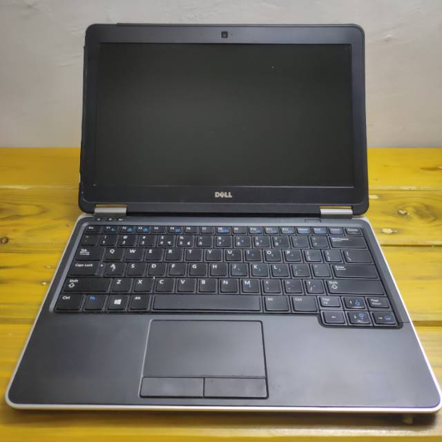 Dell Latitude e7240 core i5 ram 4Gb SSD