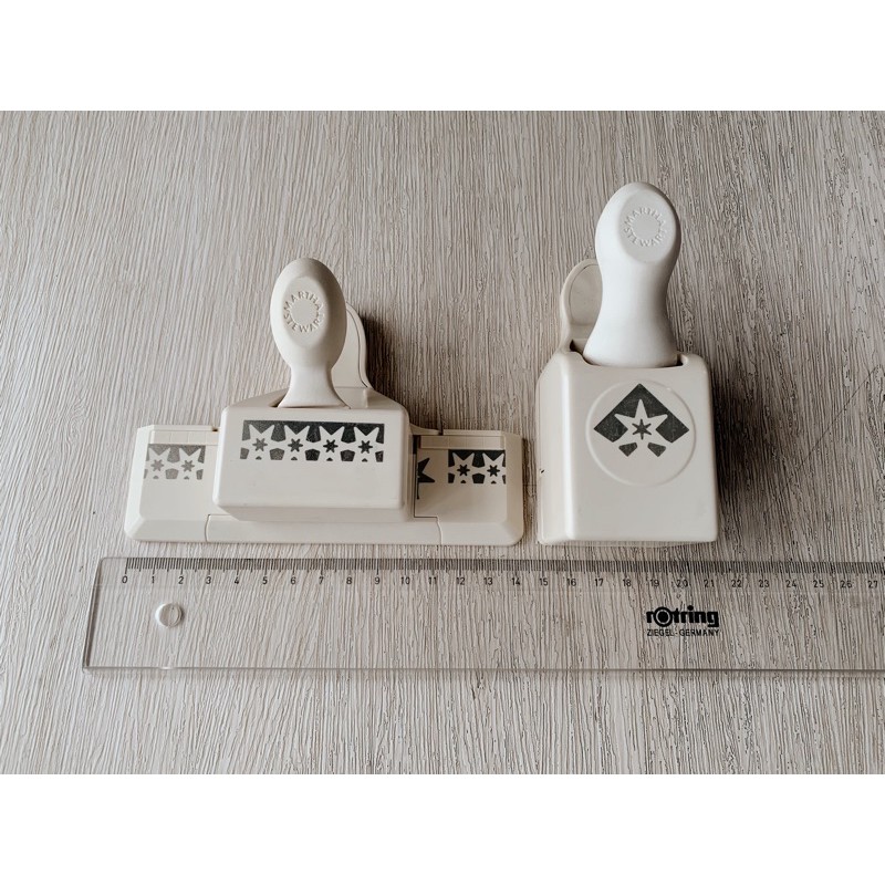 

Martha Stewart Puncher Set (2 pcs) / Pembolong Kertas Scrapbook