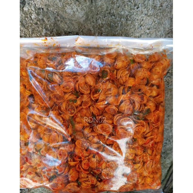 

seblak makroni kerang pedas gurih daun jeruk.