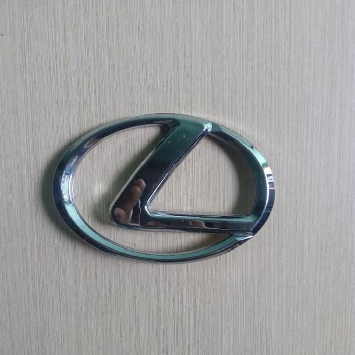Emblem Logo Lexus Chrome