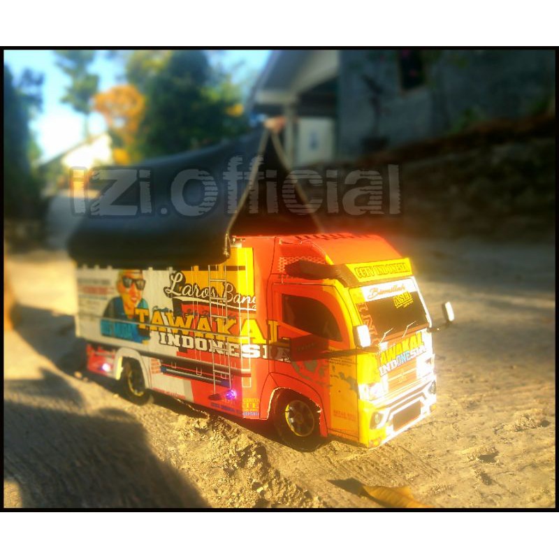 Miniatur Truk Oleng Miniatur Truk Tawakal Lampu Terpal Murah Roda Kayu // Truk Oleng