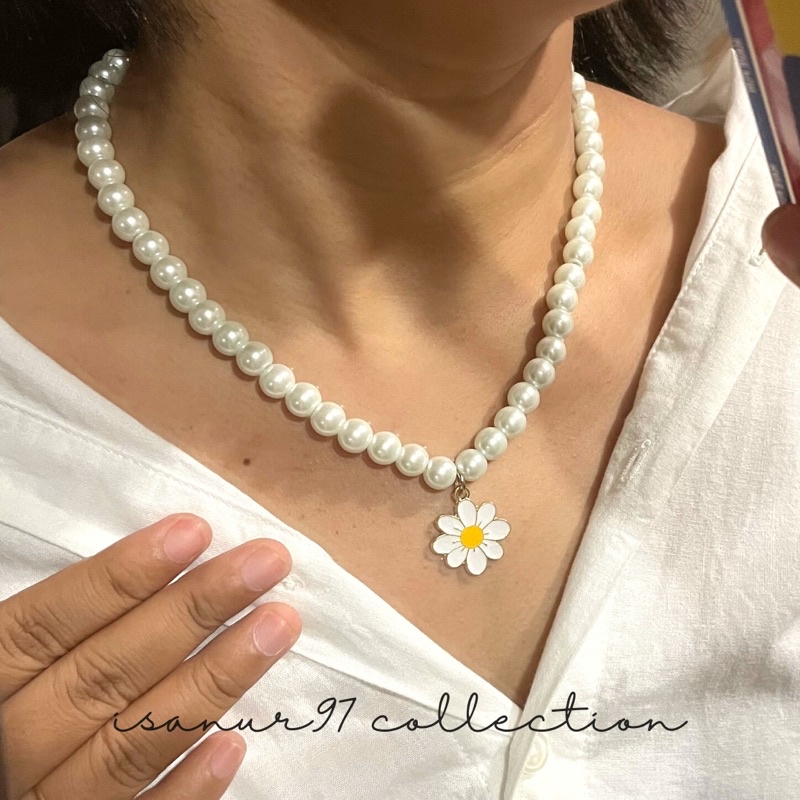 Daisy Pearl Necklace | Kalung Mutiara Liontin Bunga Daisy Necklace Pearl Enamel Daisy