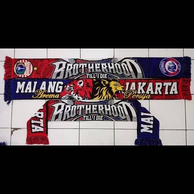 Syal rajut Persija x arema