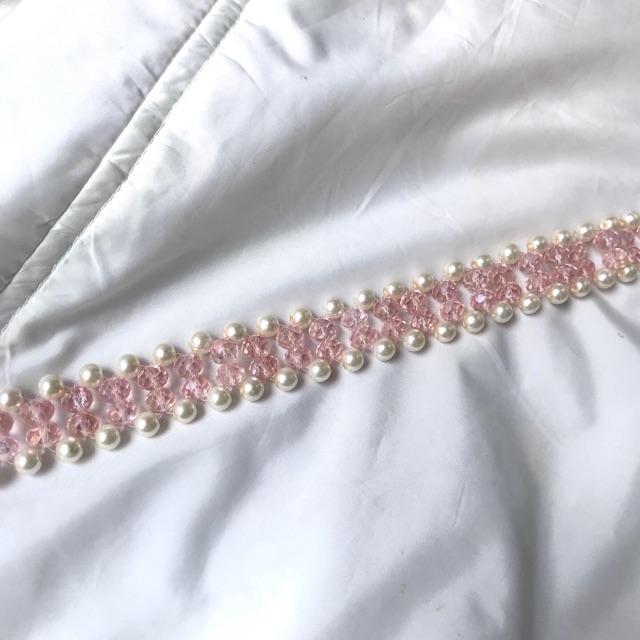 Rosè crystal choker