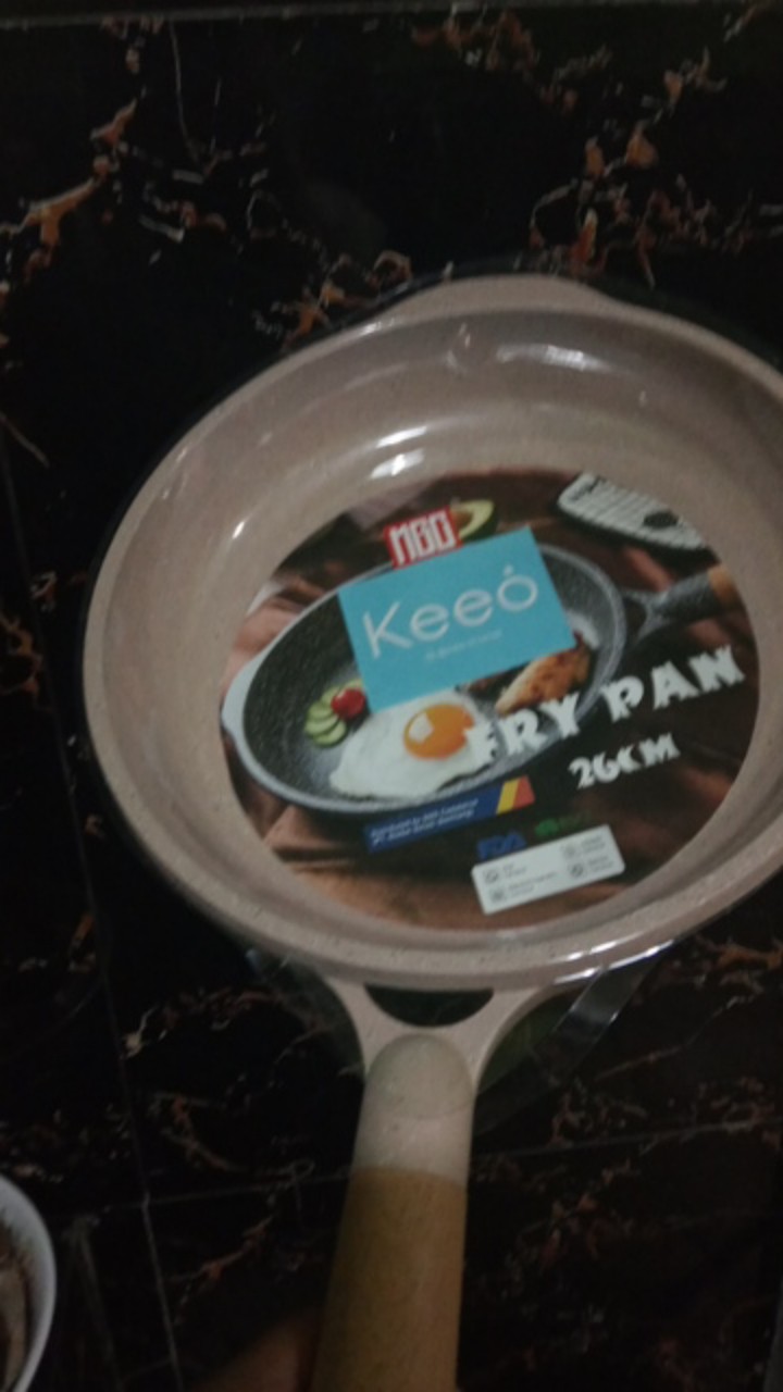 26 Cm Non Stick Marble Coating Fry Pan Gagang Motif Kayu - Cream