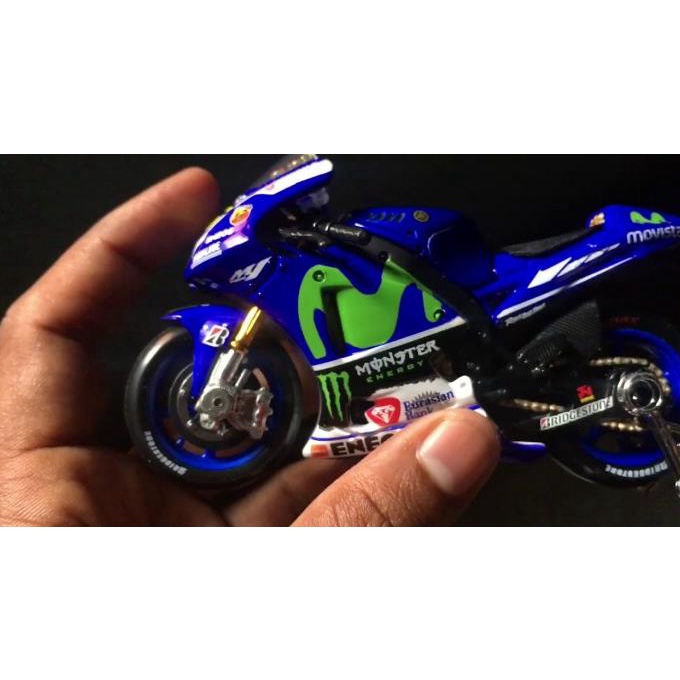 DIECAST MAISTO YAMAHA FACTORY RACING 1/18 NO. 99 LORENZO STOK TERBATAS