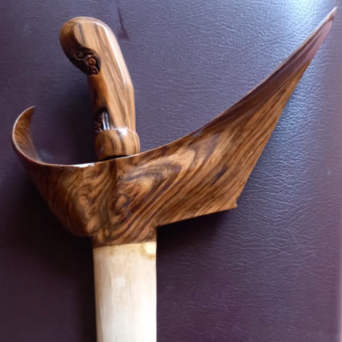 warangka dan deder kayu gaharu