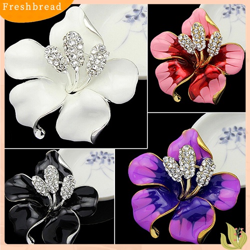 [ TERLARIS]Bridal Wedding Jewelry Rhinestone Lily Flower Scarf Brooch Pin Lady Party Gift