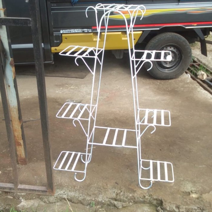 Rak Tanaman - Rak Besi Tanaman Hias Minimalis Isi 8 Pot