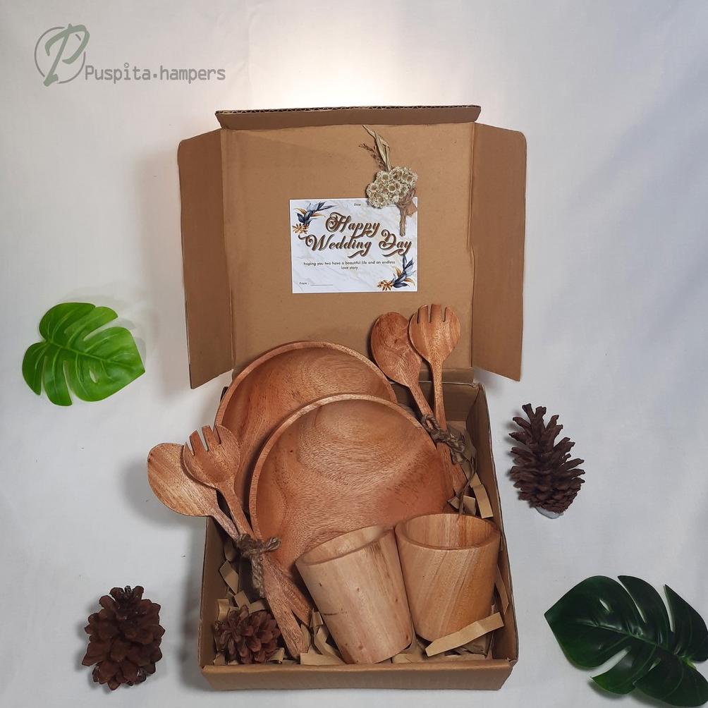

Hampers couple | parcel nikahan | kado wisuda | hampers wedding