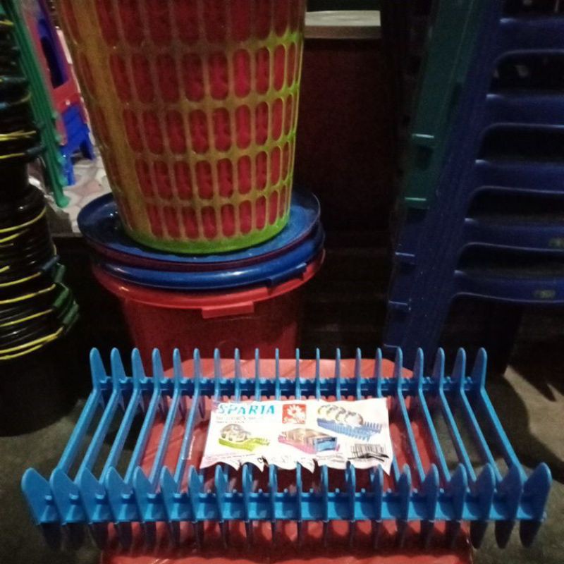 Tempat /rak ,piring ,CD  plastik sunlife