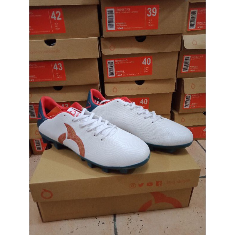 sepatu bola ortuseight tempest fg original
